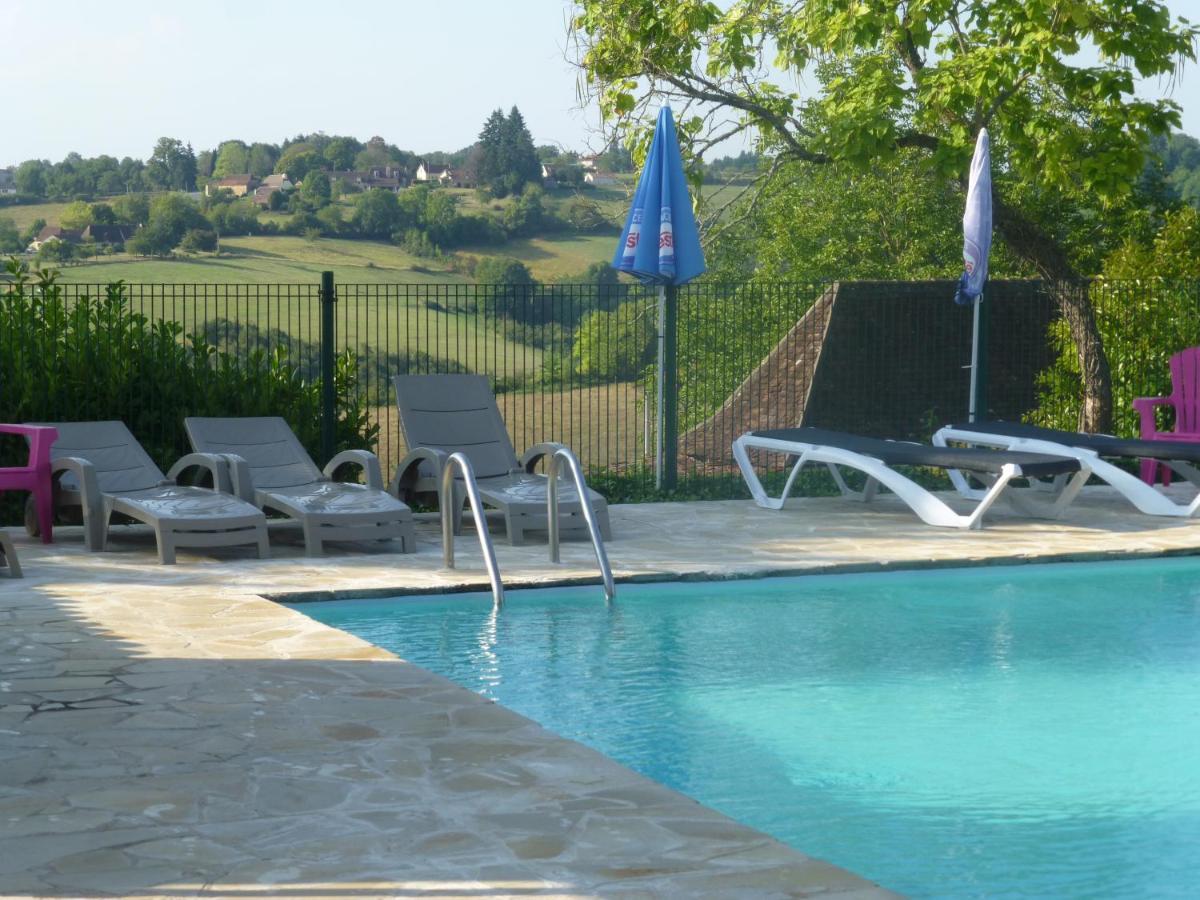 Camping Les Terrasses De Dordogne Rouffignac Saint-Cernin Exterior foto